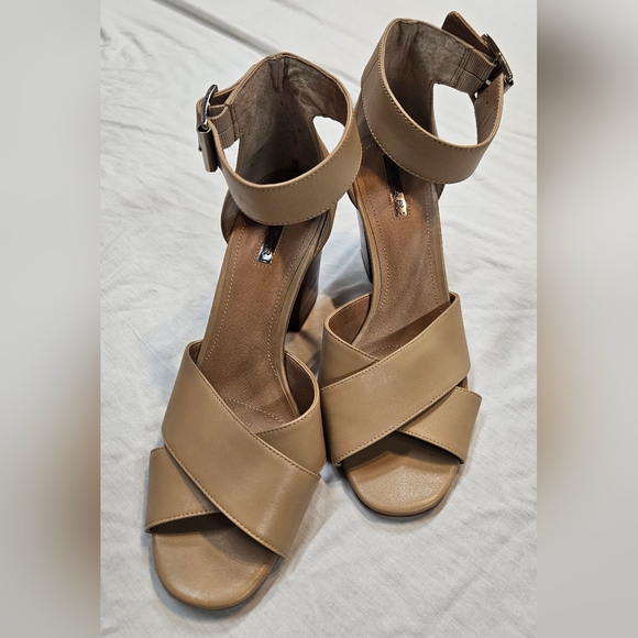 Tahari Tan Women's Heeled Sandals - Picture 7 of 7